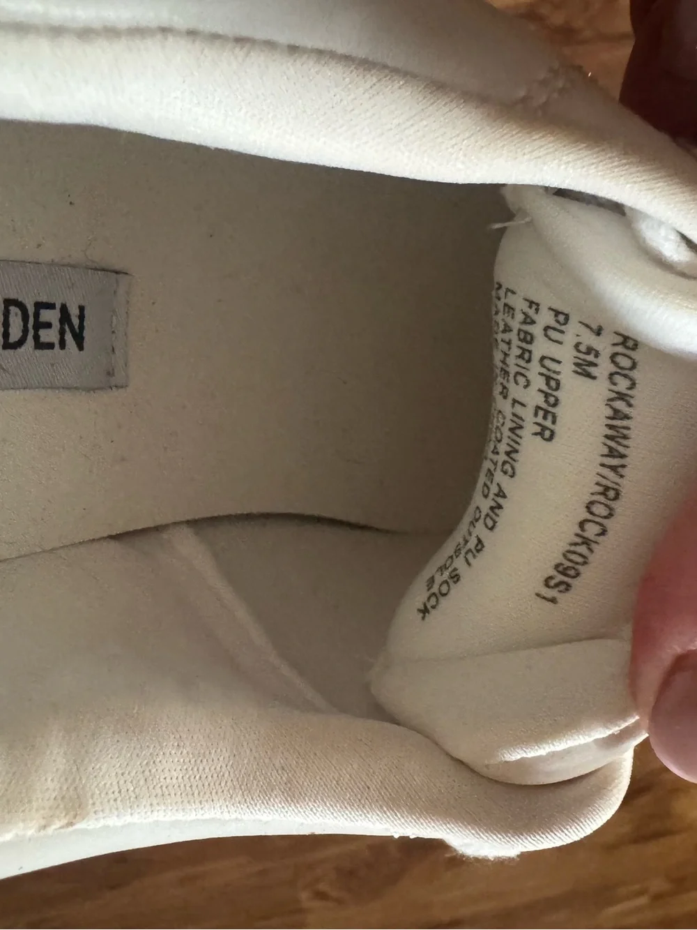Steve Madden 7.5 White Sneakers with Black Heel Tab
